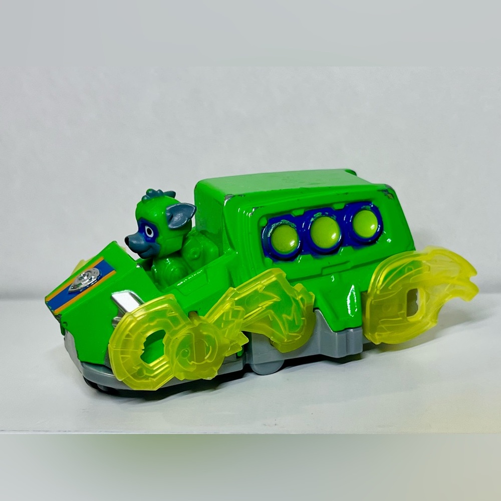 PAW Patrol True Metal Playsets, 13 Die-Cast Cars, 5 Racers, 11 Figures - Picture 12 of 13